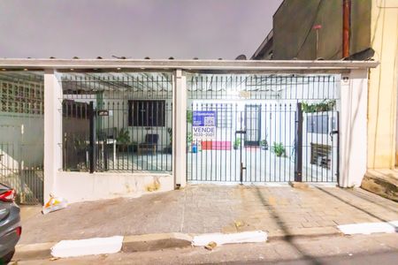 Casa à venda com 250m², 4 quartos e 4 vagasFachada