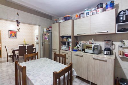 Casa à venda com 250m², 4 quartos e 4 vagasCozinha