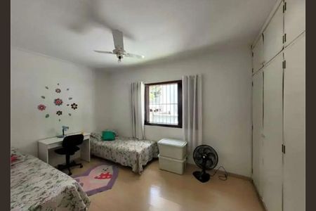 Casa à venda com 274m², 6 quartos e 5 vagasQuarto