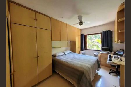 Casa à venda com 274m², 6 quartos e 5 vagasQuarto