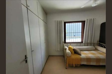 Casa à venda com 274m², 6 quartos e 5 vagasQuarto