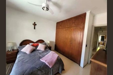 Casa à venda com 274m², 6 quartos e 5 vagasQuarto