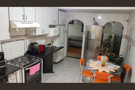 Casa à venda com 3 quartos, 177m² em Vila Pires, Santo André