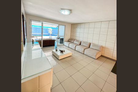 Casa à venda com 3 quartos, 350m² em Santa Maria, São Caetano do Sul