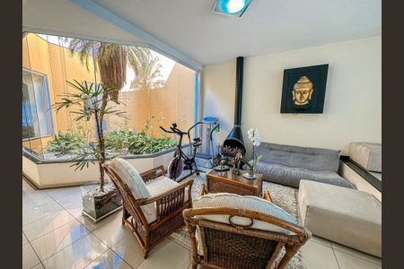 Casa à venda com 3 quartos, 350m² em Santa Maria, São Caetano do Sul