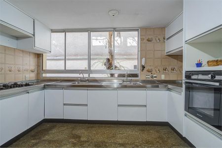 Casa à venda com 5 quartos, 595m² em Santo Amaro, São Paulo