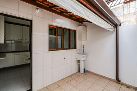 Casa de condomínio à venda com 113m², 2 quartos e 2 vagas Casa de condomínio à venda com 113m², 2 quartos e 2 vagasQuintal