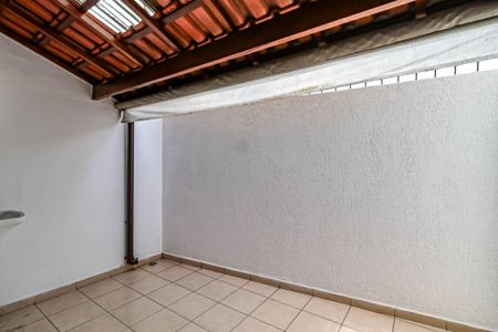 Casa de condomínio à venda com 113m², 2 quartos e 2 vagas Casa de condomínio à venda com 113m², 2 quartos e 2 vagasQuintal