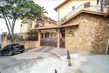 Casa de condomínio à venda com 113m², 2 quartos e 2 vagas Casa de condomínio à venda com 113m², 2 quartos e 2 vagasFachada