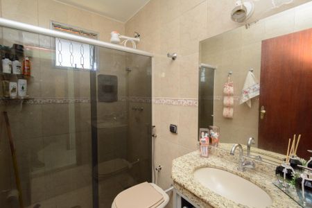 Casa à venda com 394m², 4 quartos e 3 vagasBanheiro Social 1