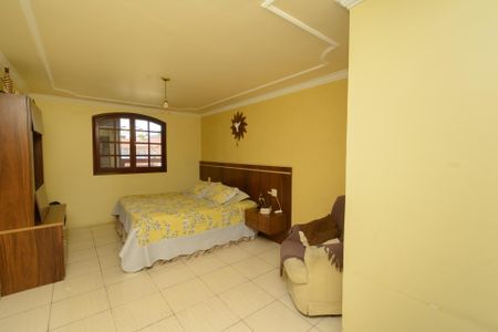 Casa à venda com 394m², 4 quartos e 3 vagasSuíte