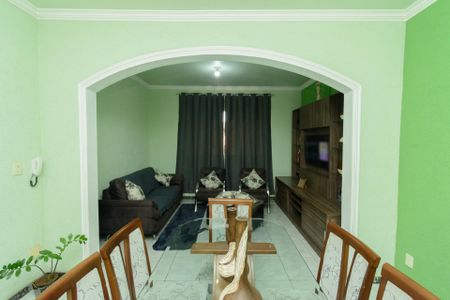 Casa à venda com 394m², 4 quartos e 3 vagasSala 