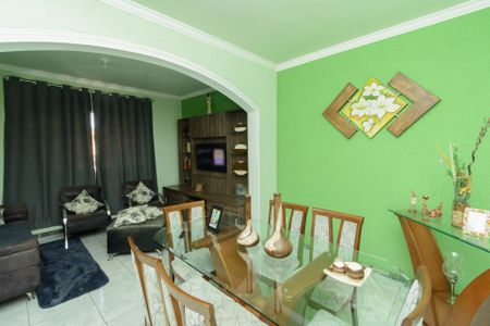 Casa à venda com 394m², 4 quartos e 3 vagasSala 