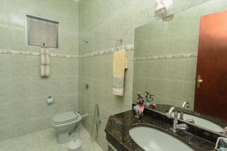 Casa à venda com 394m², 4 quartos e 3 vagasBanheiro Social 2