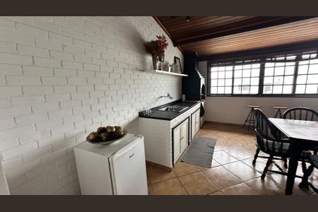 Apartamento para alugar com 300m², 4 quartos e 2 vagas Apartamento para alugar com 300m², 4 quartos e 2 vagasCobertura