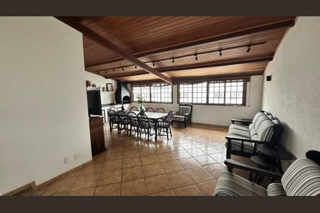 Apartamento para alugar com 300m², 4 quartos e 2 vagas Apartamento para alugar com 300m², 4 quartos e 2 vagasCobertura