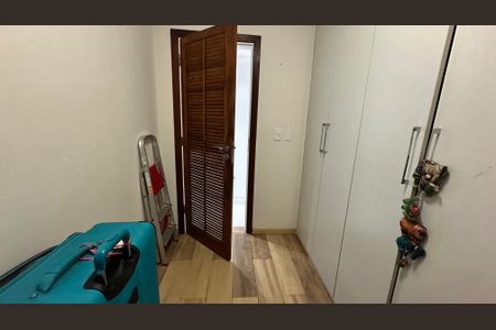 Apartamento para alugar com 300m², 4 quartos e 2 vagas Apartamento para alugar com 300m², 4 quartos e 2 vagasQuarto 1