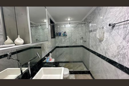 Apartamento para alugar com 300m², 4 quartos e 2 vagas Apartamento para alugar com 300m², 4 quartos e 2 vagasBanheiro quarto 4