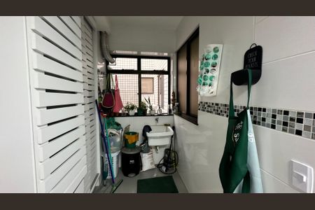 Apartamento para alugar com 300m², 4 quartos e 2 vagas Apartamento para alugar com 300m², 4 quartos e 2 vagasÁrea de Serviço