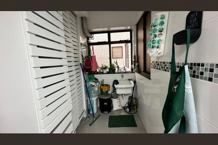 Apartamento para alugar com 300m², 4 quartos e 2 vagas Apartamento para alugar com 300m², 4 quartos e 2 vagasÁrea de Serviço