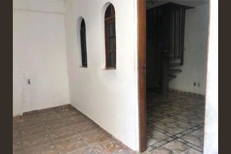 Casa à venda com 120m², 2 quartos e 2 vagas