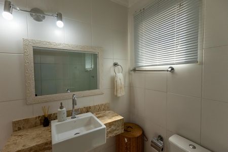 Casa à venda com 179m², 3 quartos e 3 vagasBanheiro Social