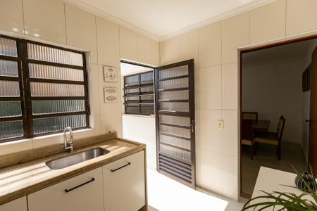 Casa à venda com 179m², 3 quartos e 3 vagasCozinha