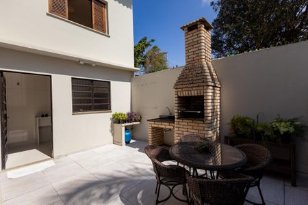 Casa à venda com 179m², 3 quartos e 3 vagasQuintal 