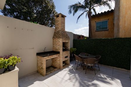 Casa à venda com 179m², 3 quartos e 3 vagasQuintal 