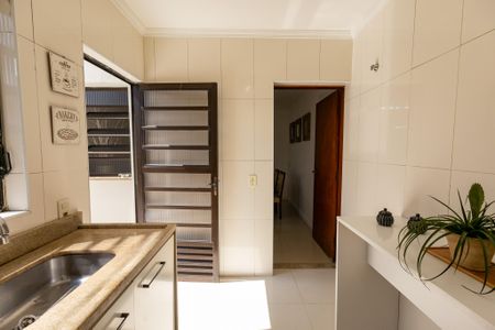 Casa à venda com 179m², 3 quartos e 3 vagasCozinha