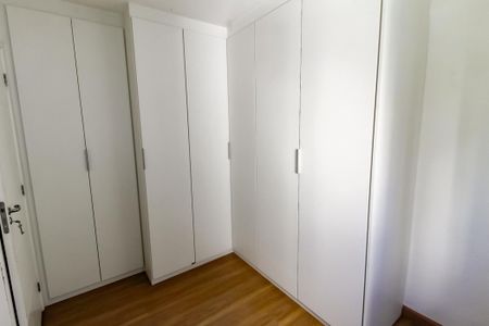 Apartamento para alugar com 80m², 2 quartos e 1 vagaQuarto - Armários