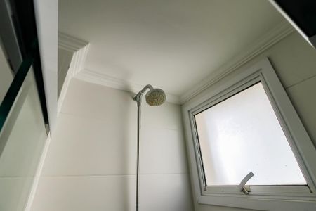 Apartamento para alugar com 80m², 2 quartos e 1 vagaBanheiro da Suíte - chuveiro