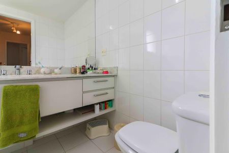 Apartamento à venda com 194m², 4 quartos e 2 vagasBanheiro da Suíte