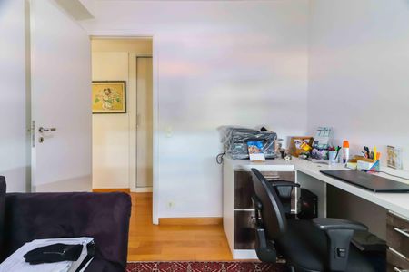 Apartamento à venda com 194m², 4 quartos e 2 vagasQuarto 3