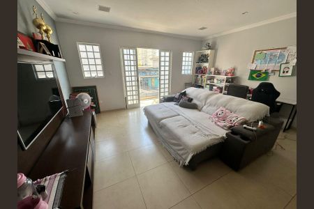 Casa à venda com 3 quartos, 250m² em Vila Vera, São Paulo