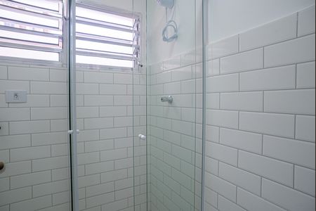 Banheiro de kitnet/studio para alugar com 1 quarto, 20m² em Bela Vista, São Paulo