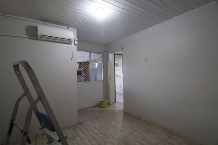 Casa para alugar com 130m², 4 quartos e 2 vagasQuarto/casa fundos