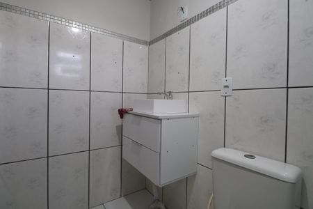 Casa para alugar com 130m², 4 quartos e 2 vagasBanheiro/casa fundos