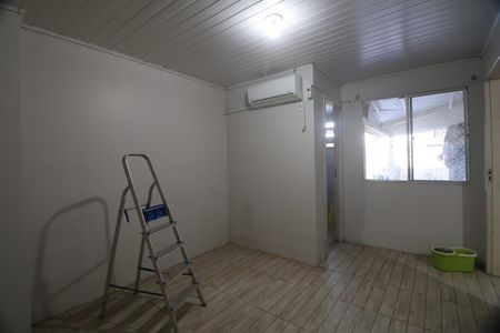 Casa para alugar com 130m², 4 quartos e 2 vagasQuarto/casa fundos