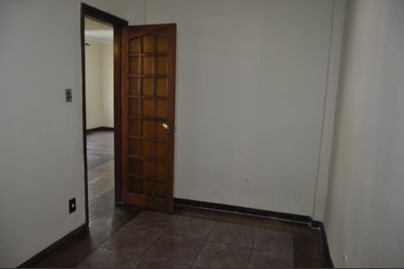 Quarto 2 de apartamento para alugar com 2 quartos, 67m² em Del Castilho, Rio de Janeiro