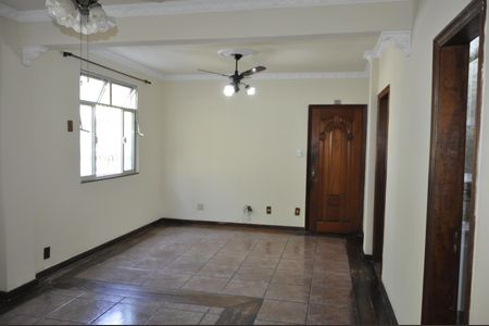 Sala de apartamento para alugar com 2 quartos, 67m² em Del Castilho, Rio de Janeiro