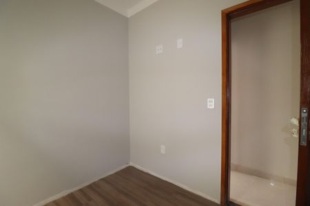 Quarto de apartamento à venda com 2 quartos, 47m² em Campestre, Santo André
