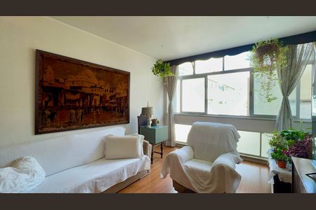 Sala de TV de apartamento à venda com 2 quartos, 100m² em Jardim Paulista, São Paulo