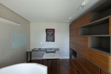 Apartamento à venda com 167m², 3 quartos e 3 vagasEscritório