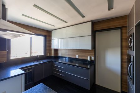 Apartamento à venda com 167m², 3 quartos e 3 vagasCozinha