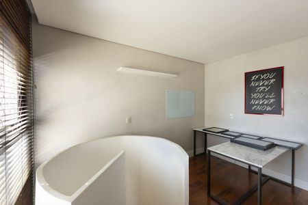 Apartamento à venda com 167m², 3 quartos e 3 vagasEscritório