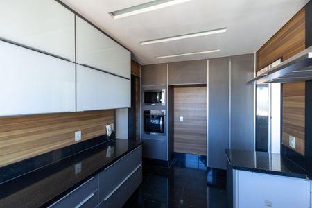 Apartamento à venda com 167m², 3 quartos e 3 vagasCozinha