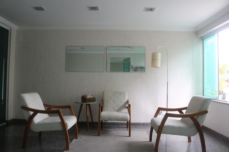 Apartamento à venda com 112m², 2 quartos e 2 vagasHall social