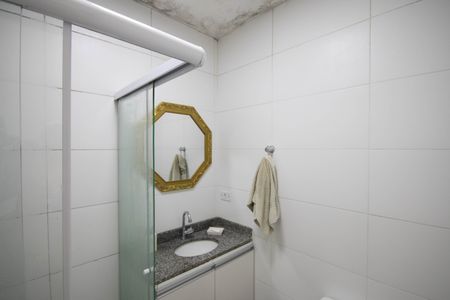 Apartamento à venda com 39m², 2 quartos e sem vaga Apartamento à venda com 39m², 2 quartos e sem vagaBanheiro Social