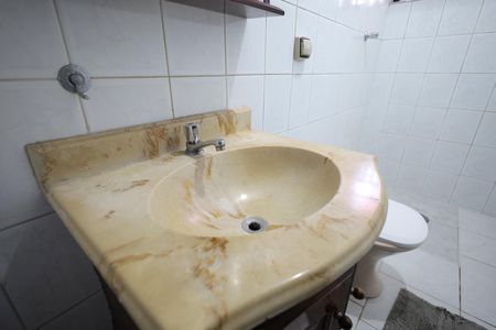 Casa à venda com 264m², 6 quartos e 2 vagas Casa à venda com 264m², 6 quartos e 2 vagasBanheiro 2 casa 2